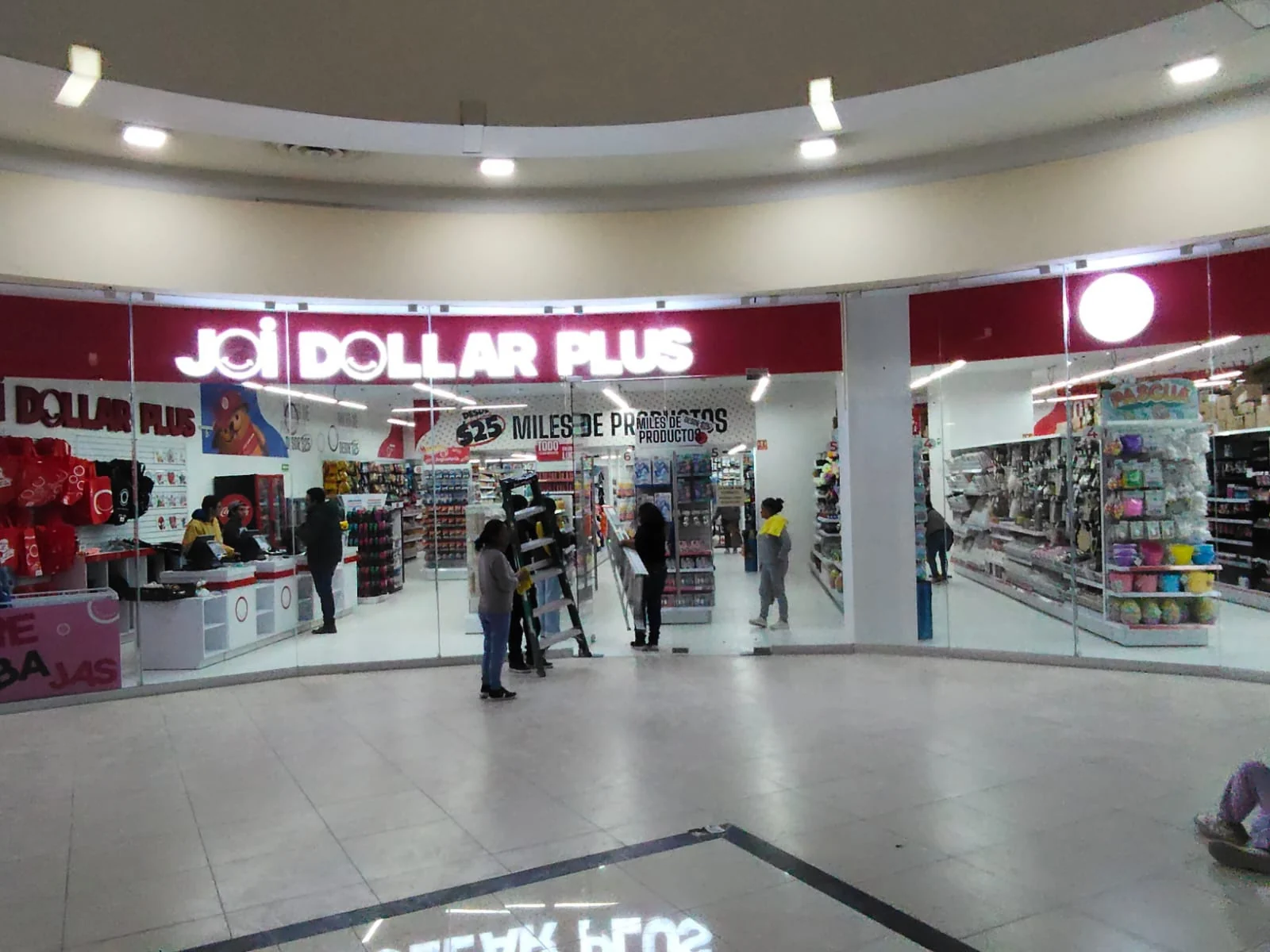 JOi Dollar Store Luna Parc