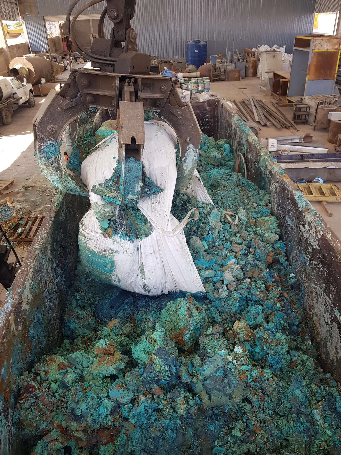 Operación minera y procesamiento de mineral